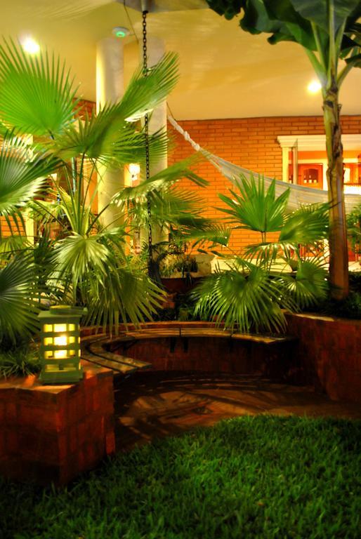 Villa Floreal Hotel Boutique Асунсьйон Екстер'єр фото